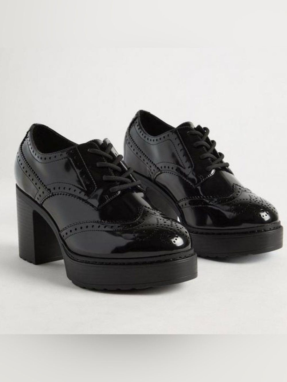 Torrid Patent Chunky Heel Lace-Up Oxford Shoes Size 8.5
